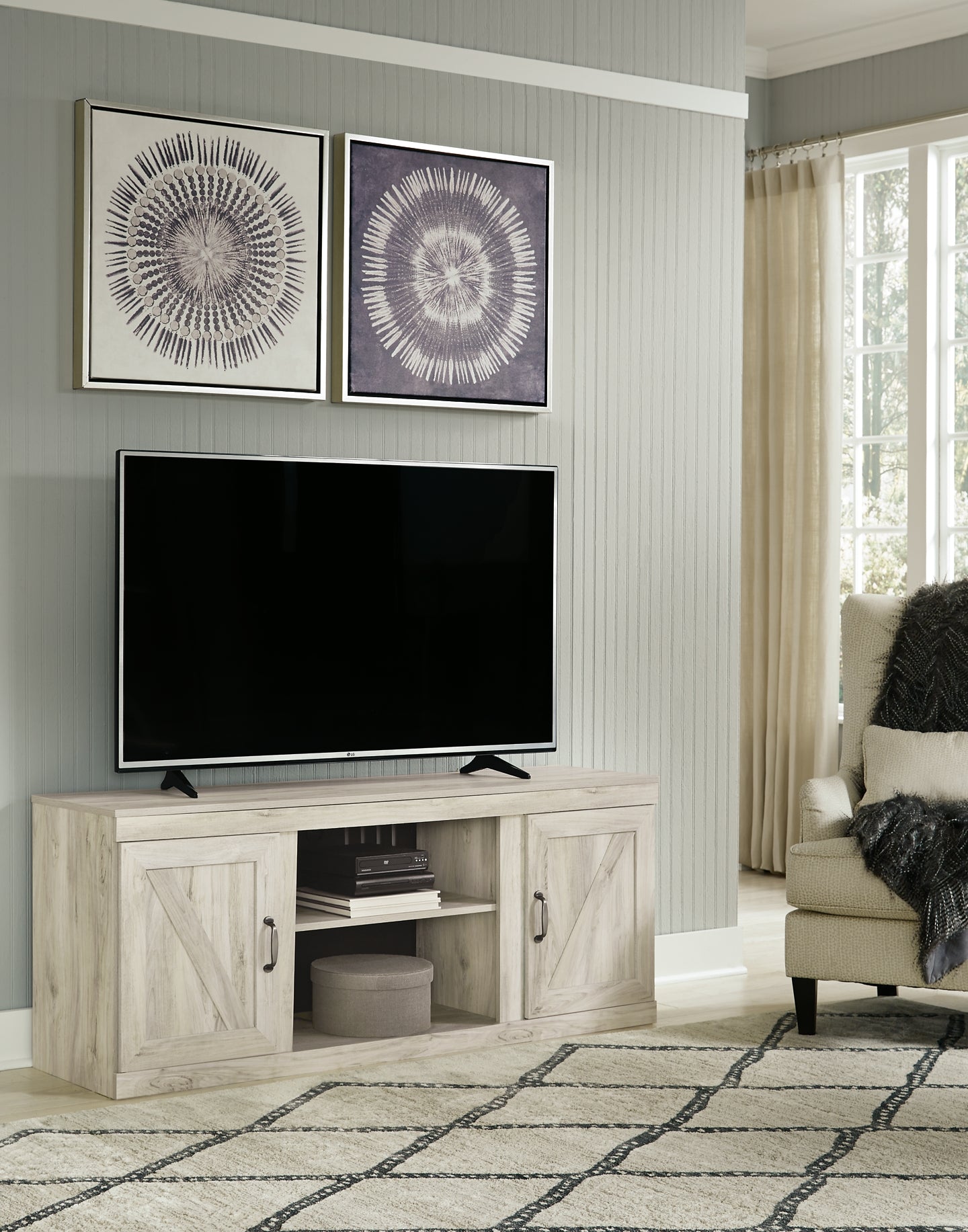 Mueble de TV LG Bellaby con opción de chimenea