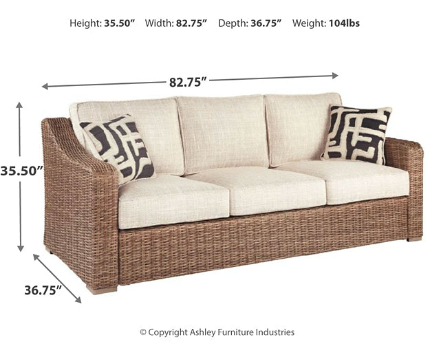 Sofá de exterior Beachcroft con mesa de centro y mesa auxiliar