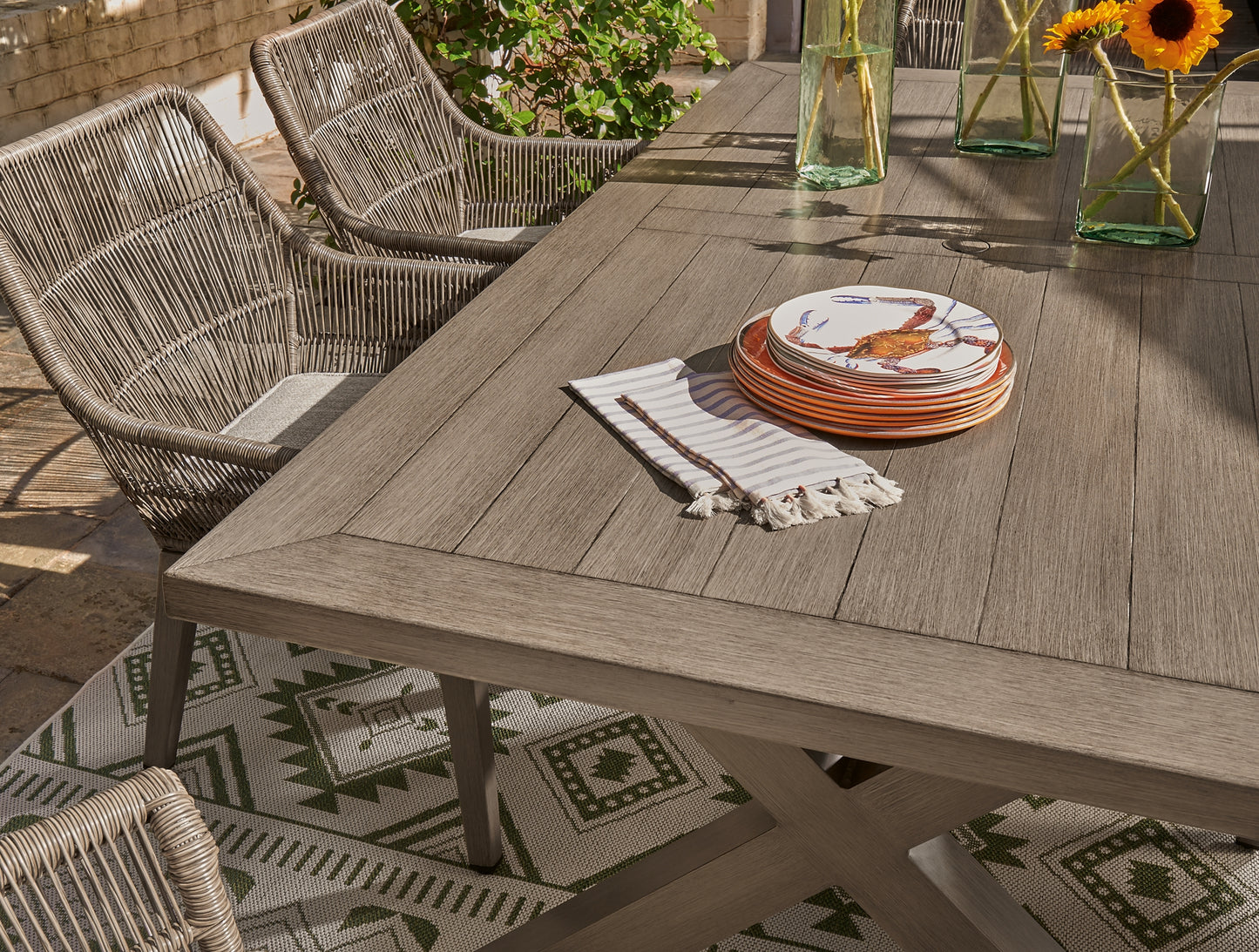 Mesa de comedor RECTANGULAR frente a la playa con opción UMB