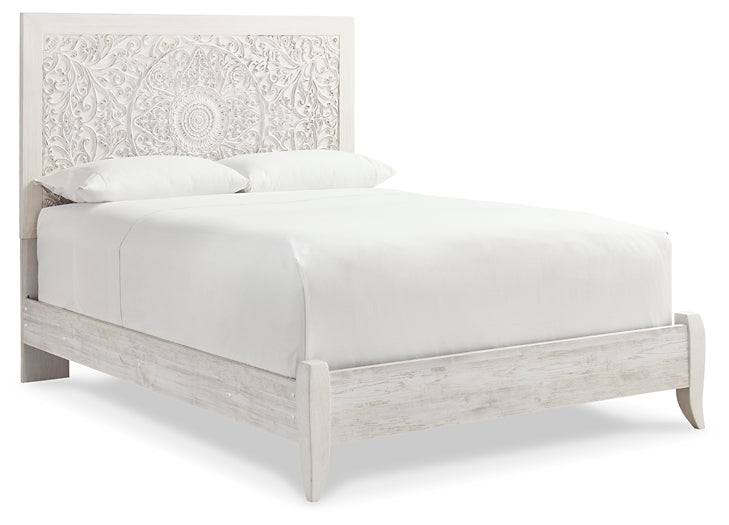 Cama Queen con paneles y tocador con espejo de Paxberry