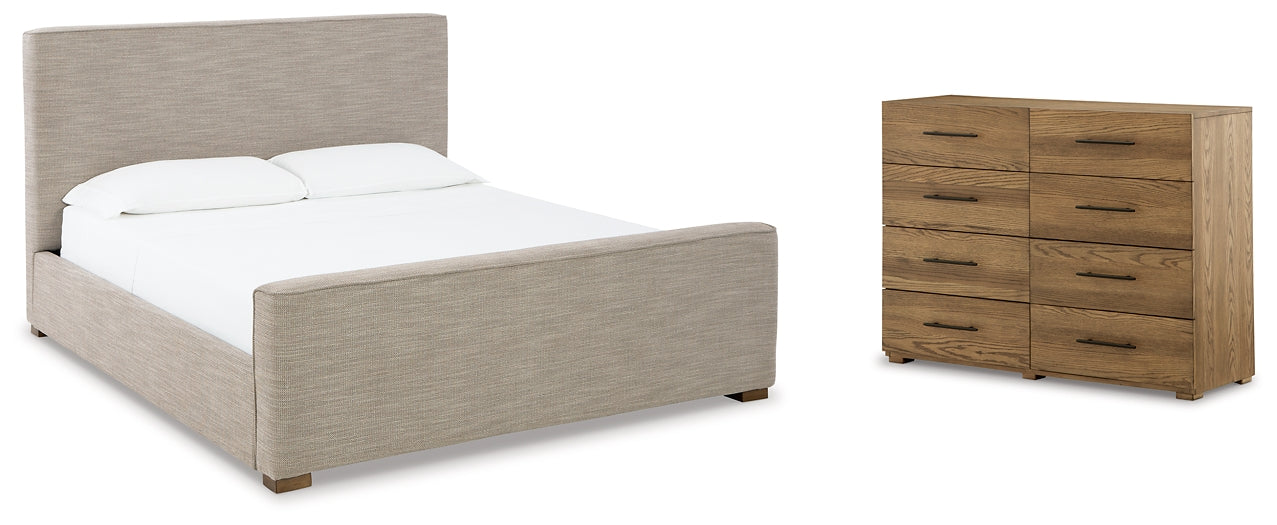 Cama Queen tapizada con tocador Dakmore