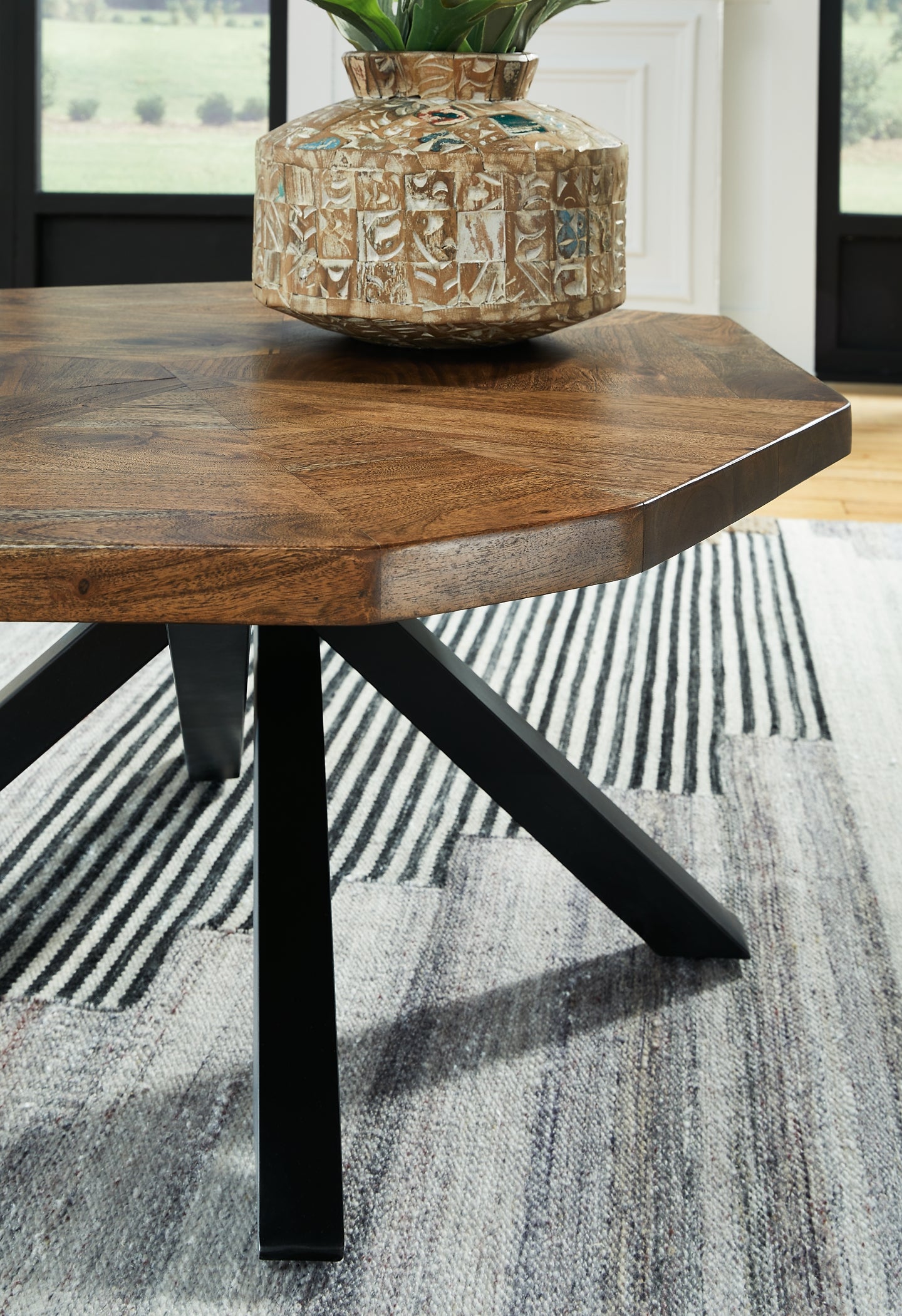 Haileeton Coffee Table with 1 End Table