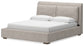 Cama California King tapizada Cabalynn con tocador con espejo, cómoda y mesita de noche