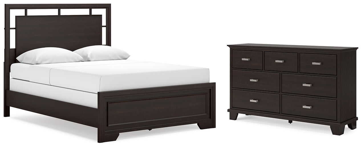 Covetown Queen Panel Bed with Dresser