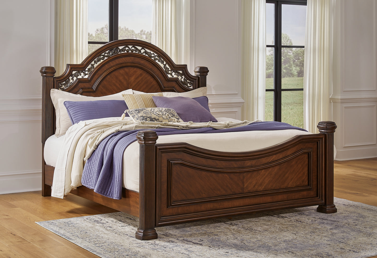 Lavinton Queen Poster Bed with Dresser