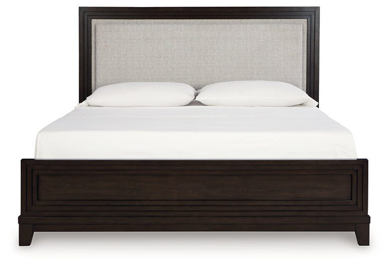 Cama California King con paneles tapizados y 2 mesitas de noche Neymorton