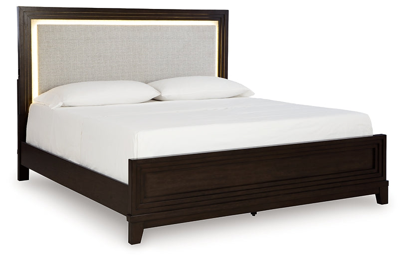 Cama California King con paneles tapizados y 2 mesitas de noche Neymorton