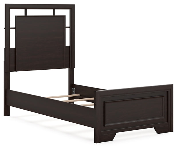 Cama Covetown Twin Panel con tocador con espejo, cómoda y mesita de noche