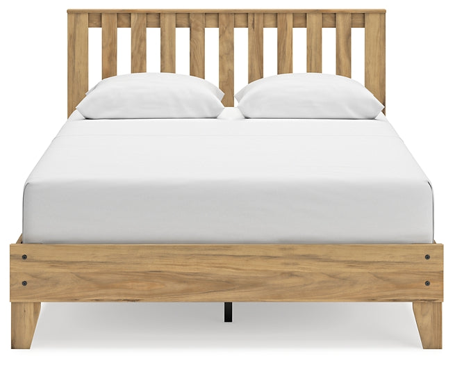 Cama Queen con plataforma y paneles Bermacy, tocador y dos mesitas de noche