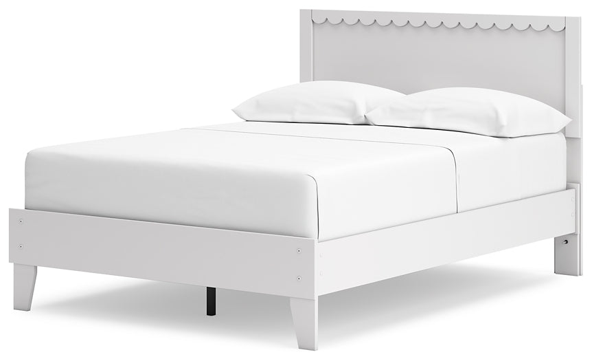 Cama de plataforma Hallityn con paneles completos, tocador y mesita de noche