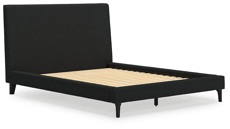 Cama Queen Cadmori tapizada con tocador con espejo y 2 mesitas de noche